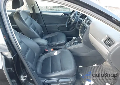 2017 Volkswagen Jetta 1.4T Se from USA, damaged, VIN 3VWDB7AJ0HM396397